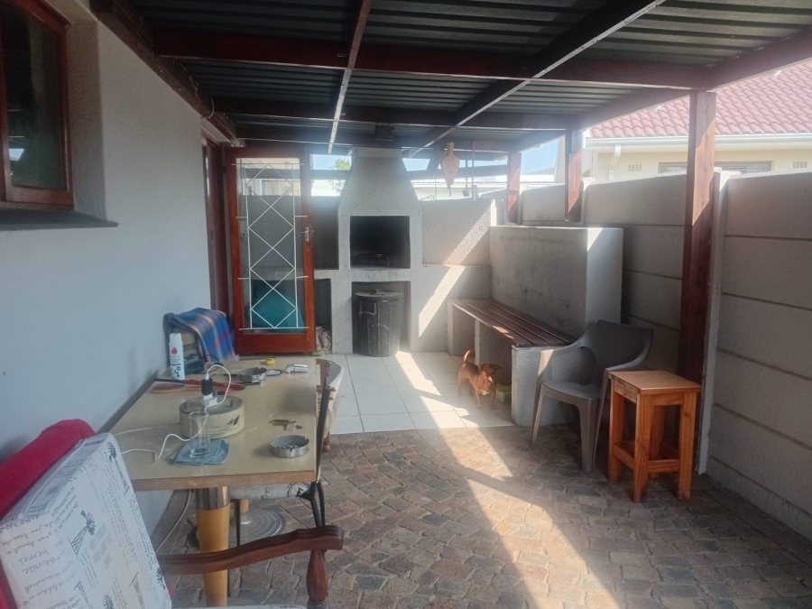 To Let 3 Bedroom Property for Rent in Strandvale Western Cape